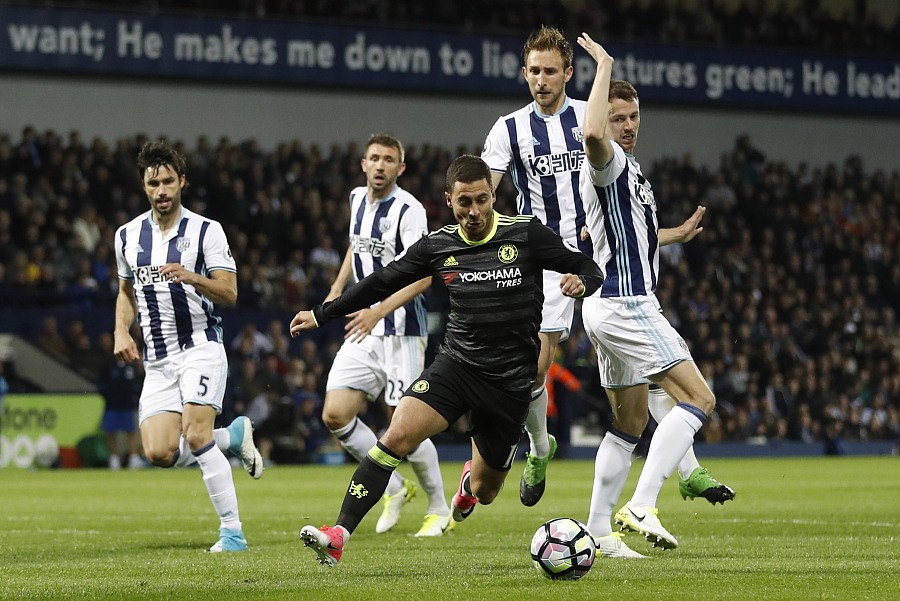 包含罗马防线连续不破，球队保持不败纪录的词条