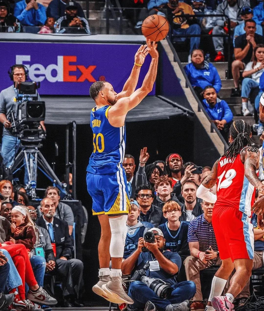 勇士再胜灰熊,状态回暖 勇士再胜灰熊,状态回暖