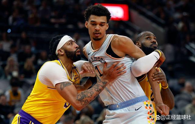 湖人轻松击败马刺,詹姆斯贡献三双的简单介绍 湖人轻松击败马刺,詹姆斯贡献三双的简单介绍